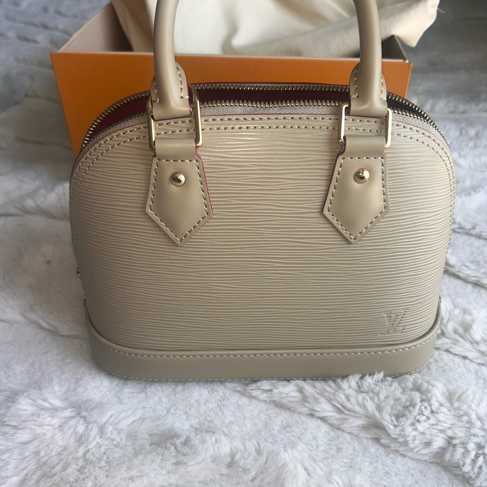 Louis Vuitton Alma BB –  (Galet)